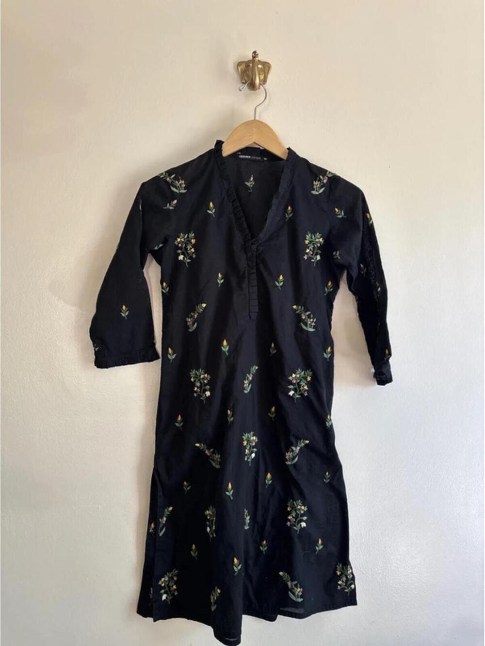 Generation Cottage Embroidered Dress size  XS